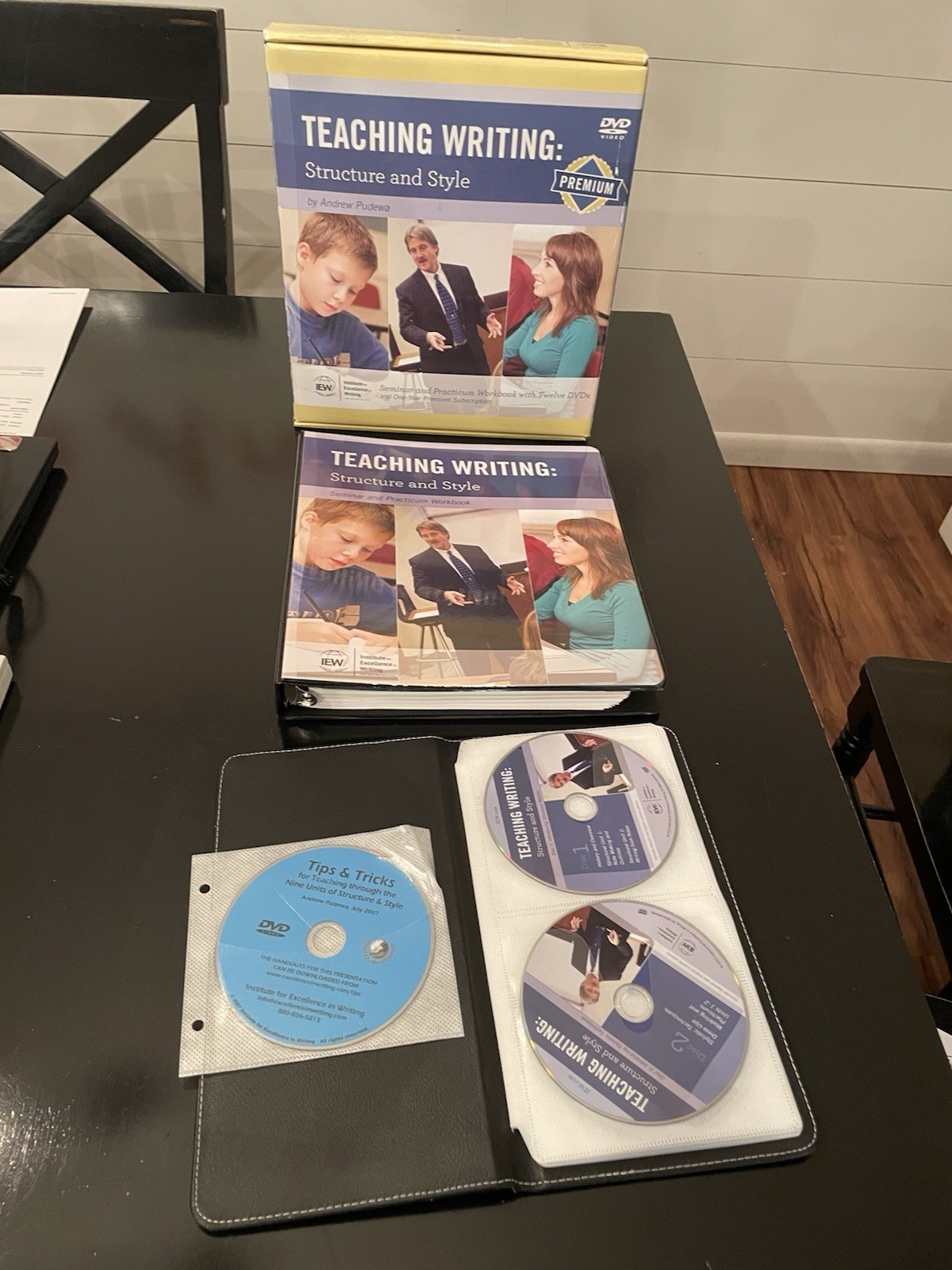 IEW Teaching Writing: Structure and Style, Seminar Workbook and 12 DVDs – 2nd ed